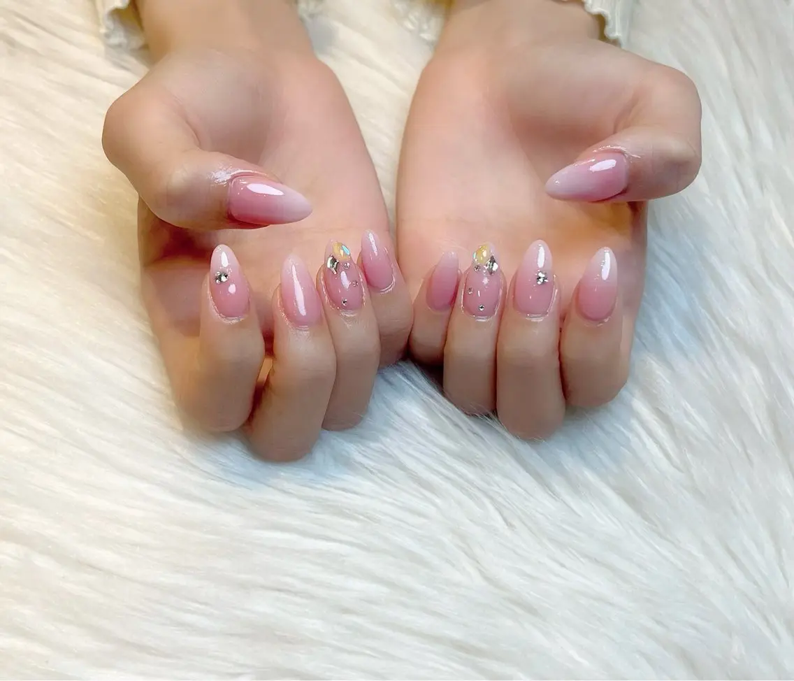 ネイル ストーンネイル Lino+ ネイル&よもぎ蒸しのネイルデザイン