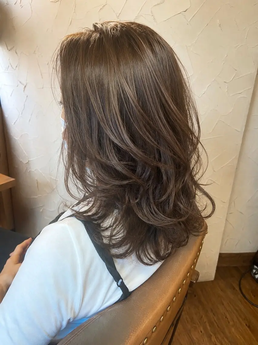 セミロング カラー パーマ セミロングパーマ くびれヘア くびれレイヤー レイヤーカット デジタルパーマ 艶髪/髪質改善/ レイヤー/鈴木慎一のヘアスタイル
