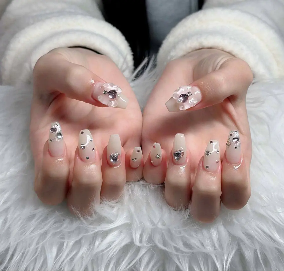 ネイル フレンチネイル ジェルネイル ガラスフレンチ ハロウィン ハート ハンドネイル H.baby Nail Salonのネイルデザイン