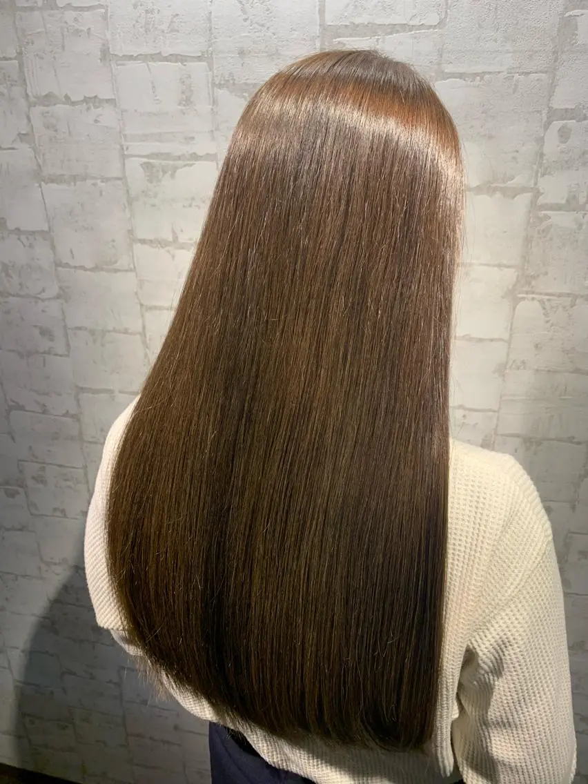 【カラーで髪質改善】驚きのサラサラ感✨プレミアムヘアカラーエステ&似合わせカット　高保湿トリートメント付きの写真