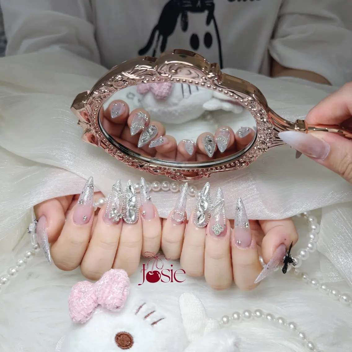 ネイル キラキラネイル 韓国ネイル 持ち込み ワンホンネイル ハンドネイル JOSIE nail studioのネイルデザイン