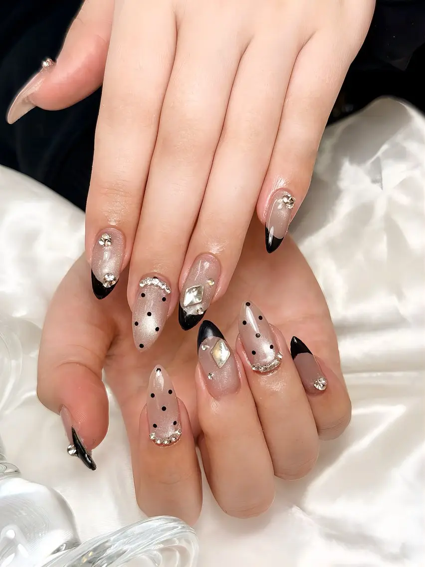 ネイル ドット フレンチネイル 韓国ネイル マグネットネイル シンプルネイル nail salon BONはるのネイルデザイン
