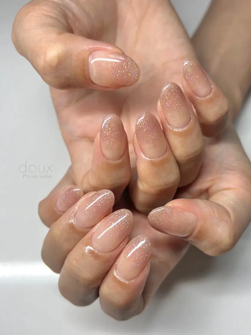 ネイル クリアネイル グラデーション 韓国ネイル ラメ(グリッター) ラメグラデーション doux. nailのネイルデザイン