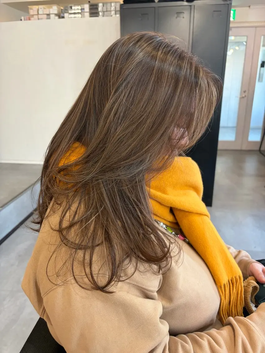 カラー ハイライトカラー ヘアカラー 南堀江レイヤーカット MIKU🍒のヘアスタイル
