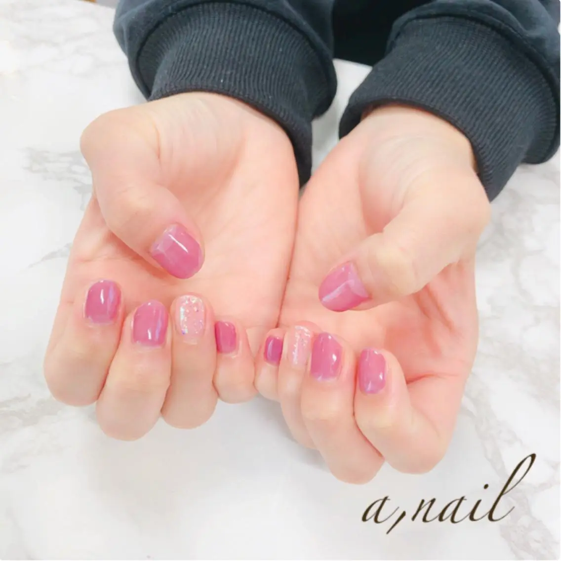 ネイル フットネイル ラメ(グリッター) ニュアンスネイル オフィスネイル ワンカラーネイル ハンドネイル ネイルサロン エーネイルのネイルデザイン