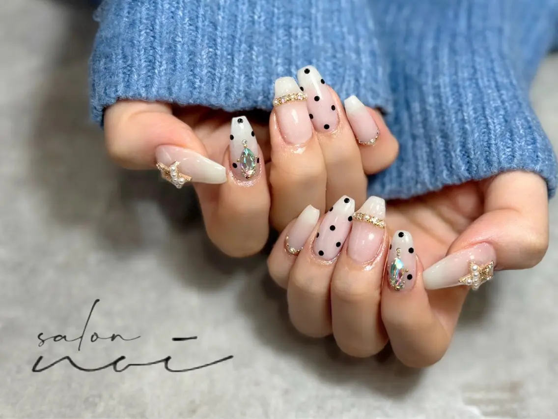ネイル ドット ハンドネイル salon noiのネイルデザイン