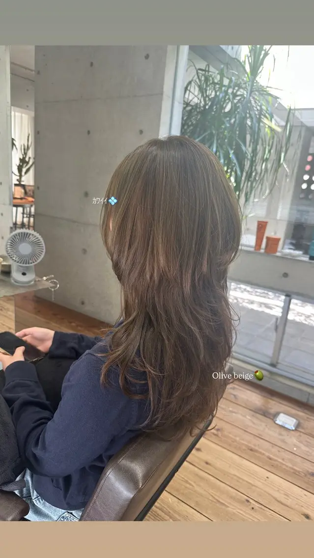 セミロング カラー ヘアカラー MISAKI のヘアスタイル