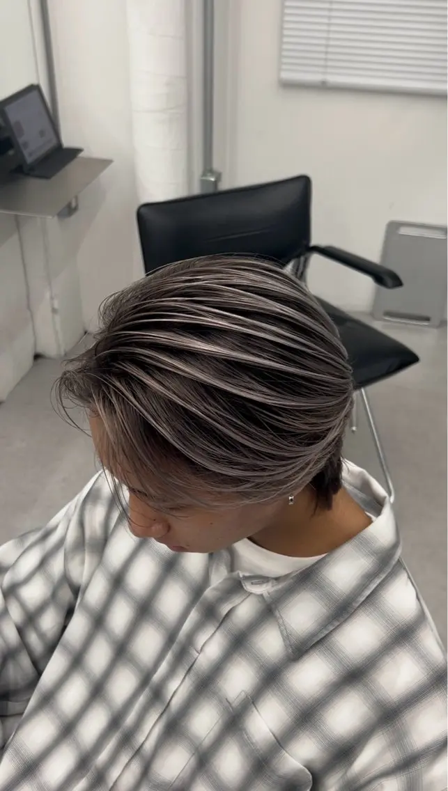 ミディアム カラー メンズ メンズバレイヤージュ 🔥メンズカット🔥のヘアスタイル
