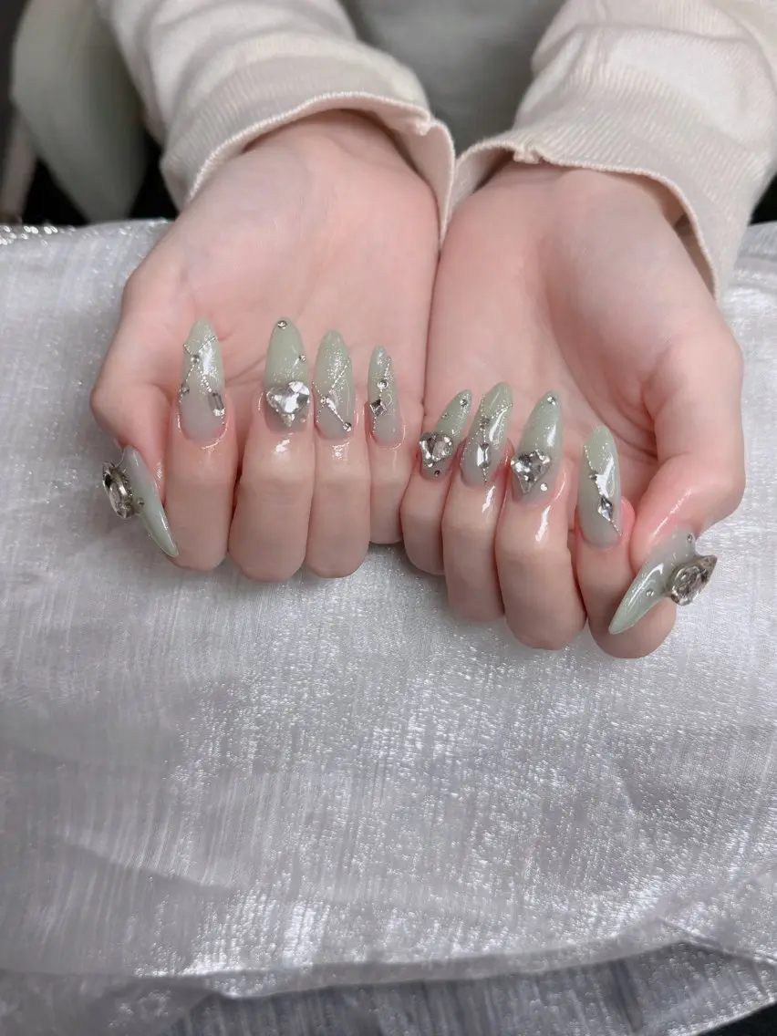 ネイル オーロラネイル フレンチネイル ジェルネイル ハロウィン キラキラネイル ハンドネイル H.baby Nail Salonのネイルデザイン