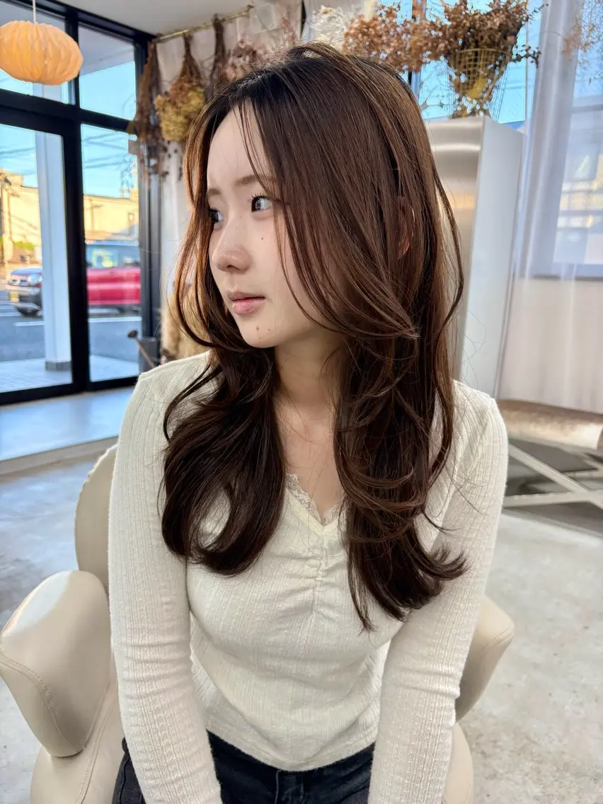 ロング カラー くびれヘア レイヤーカット カット ヘアカラー YUIMARL岡山/ 𝐂𝐇𝐈𝐊𝐀のヘアスタイル