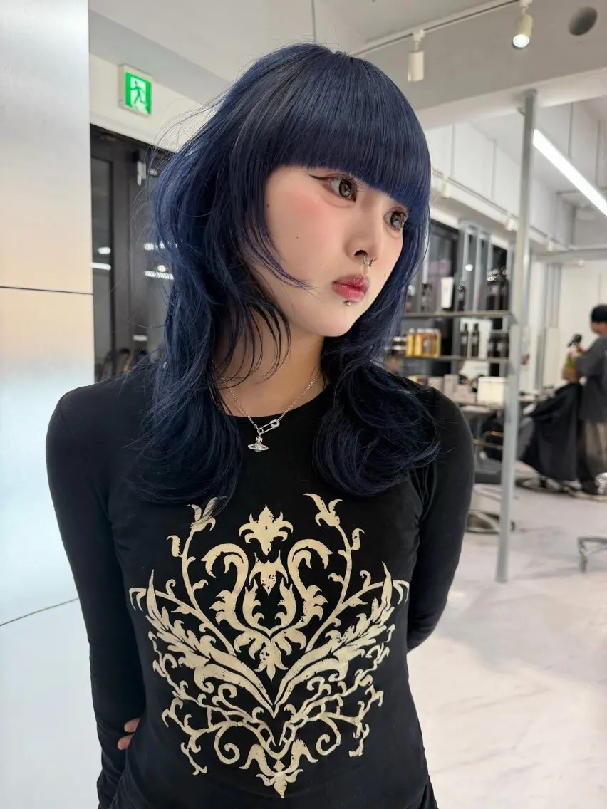 セミロング カラー ベージュカラー ブリーチ ケアブリーチ デザインカラー ダブルカラー ヘアカラー トリートメント TATSUブリーチ/ ミルクティーベージュのヘアスタイル