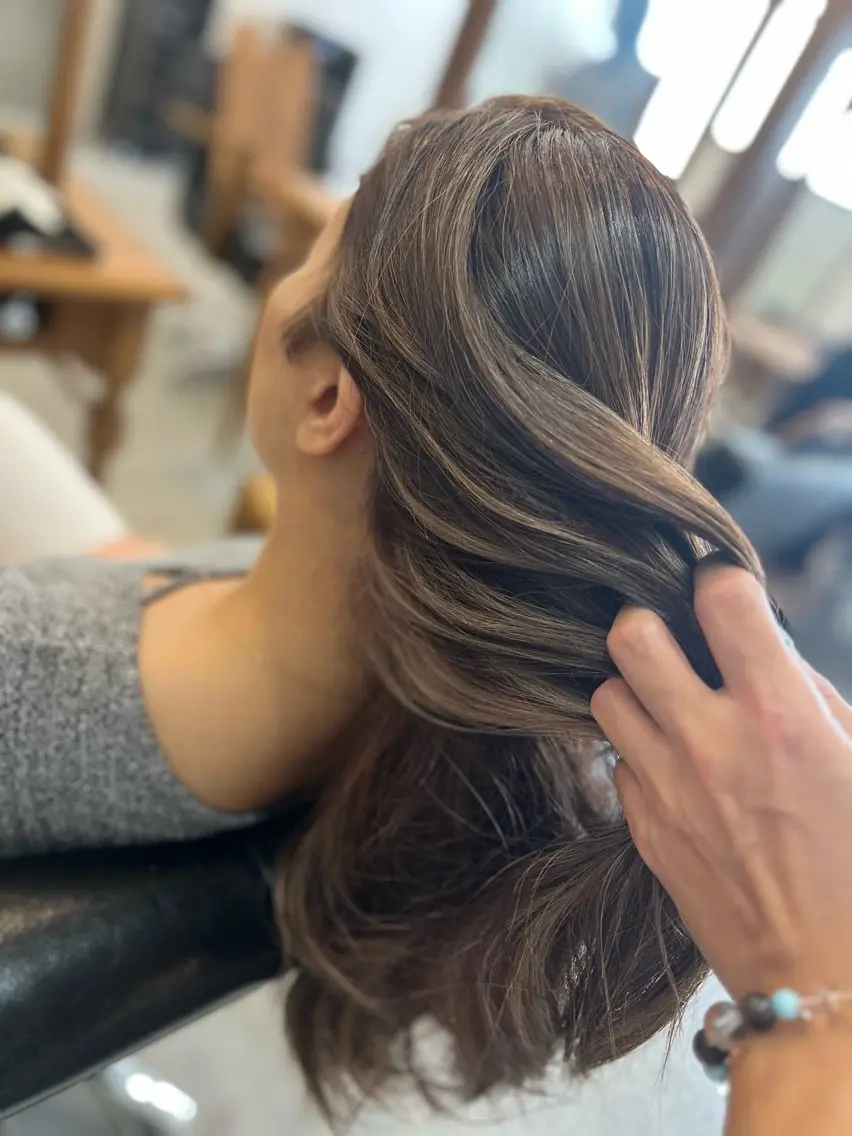 ロング カラー ベージュカラー ハイライトカラー ハイライト ヘアカラー Style Tのヘアスタイル