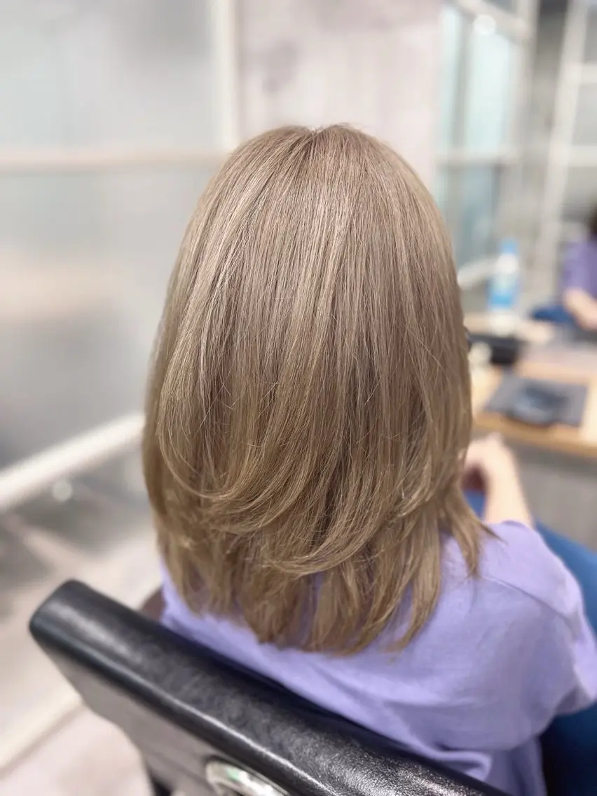 ミディアム カラー ブリーチ ケアブリーチ ダブルカラー イヤリングカラー ハイライトカラー カット ヘアカラー newi ナカノのヘアスタイル