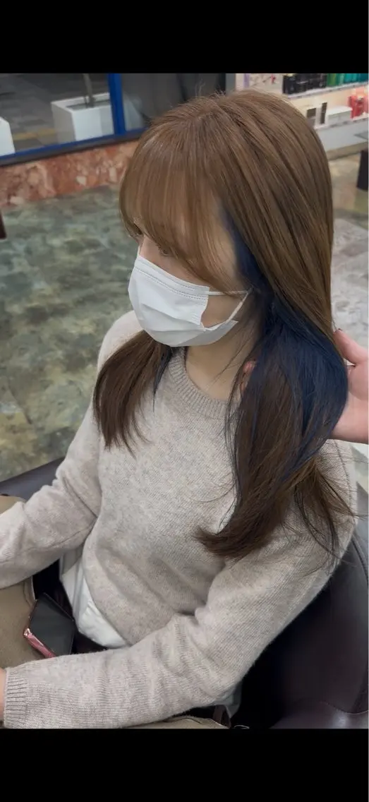 ロング カラー 太田 有香のヘアスタイル