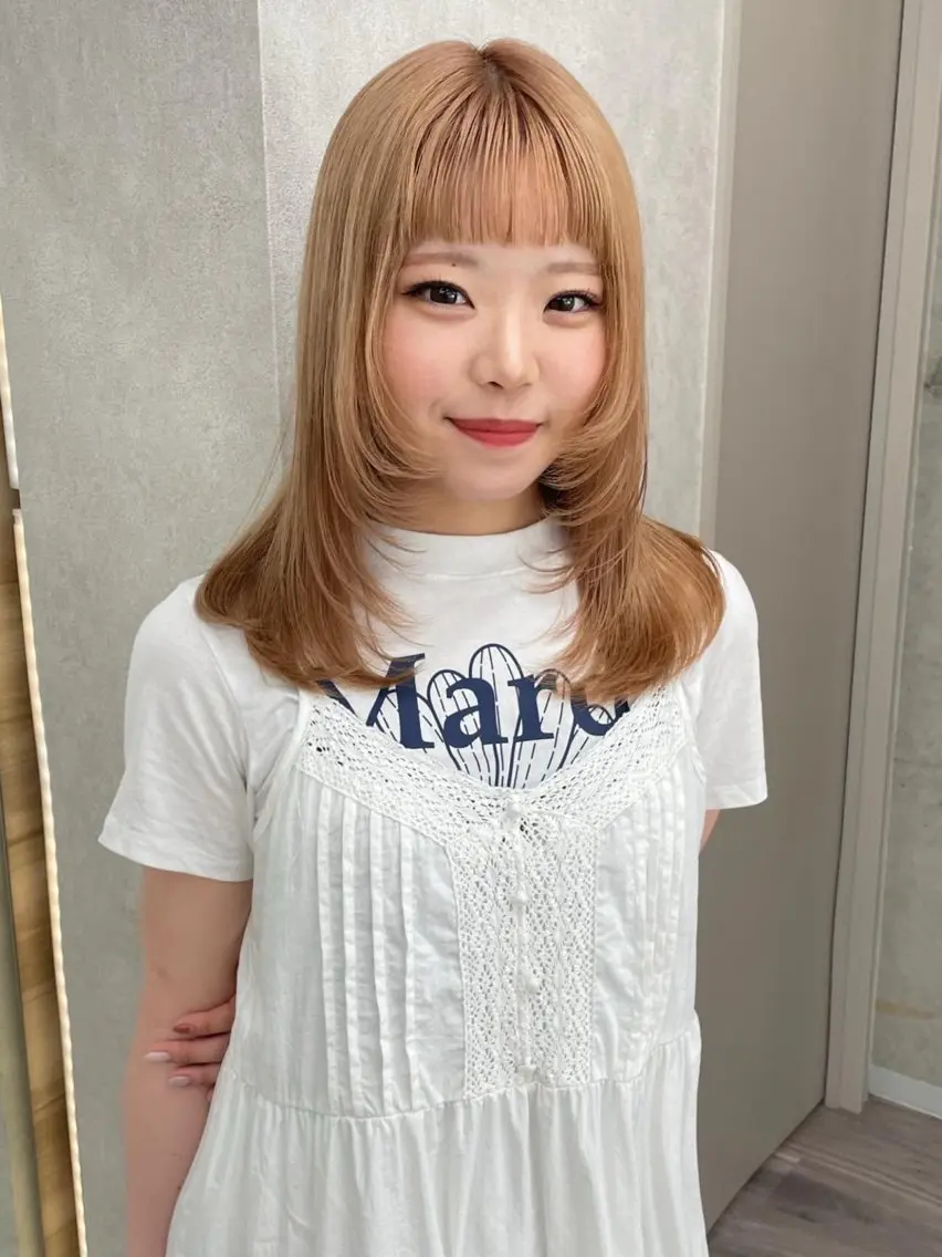 セミロング レイヤーカット ブリーチ/ベージュ 💕/momoaのヘアスタイル