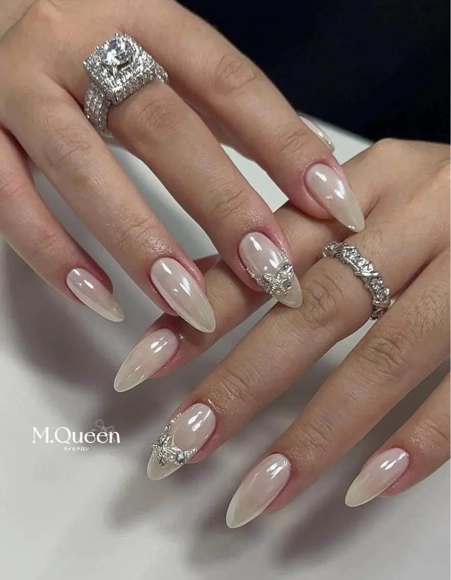 ネイル M.Queenネイル サロン天神今泉店のネイルデザイン