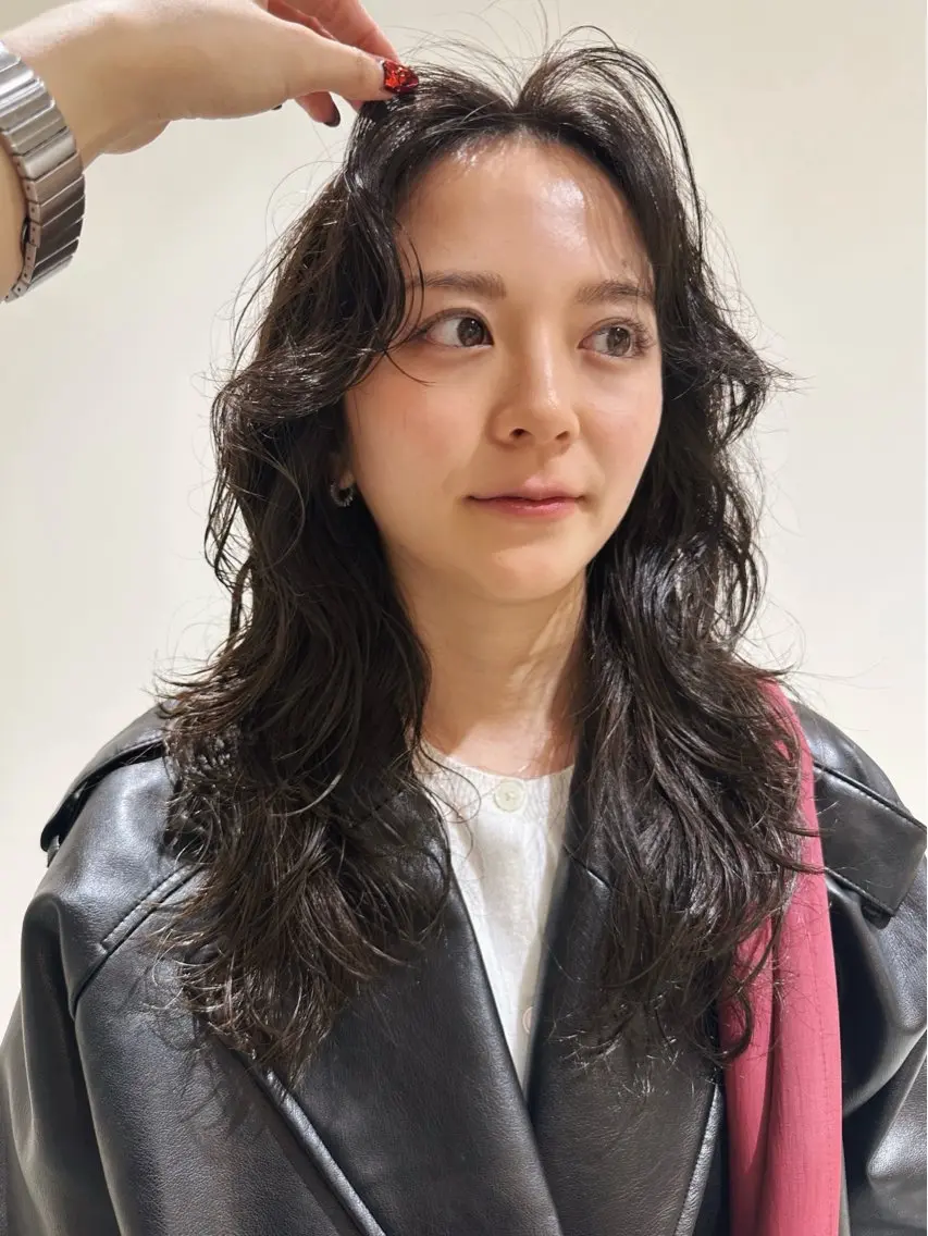 セミロング パーマ セミロングパーマ ハッシュカット レイヤーカット カット パーマ トリートメント MISA レイヤーカットのヘアスタイル