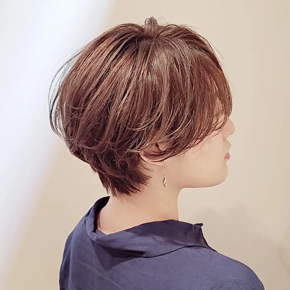 ショート 中高下 由真のヘアスタイル