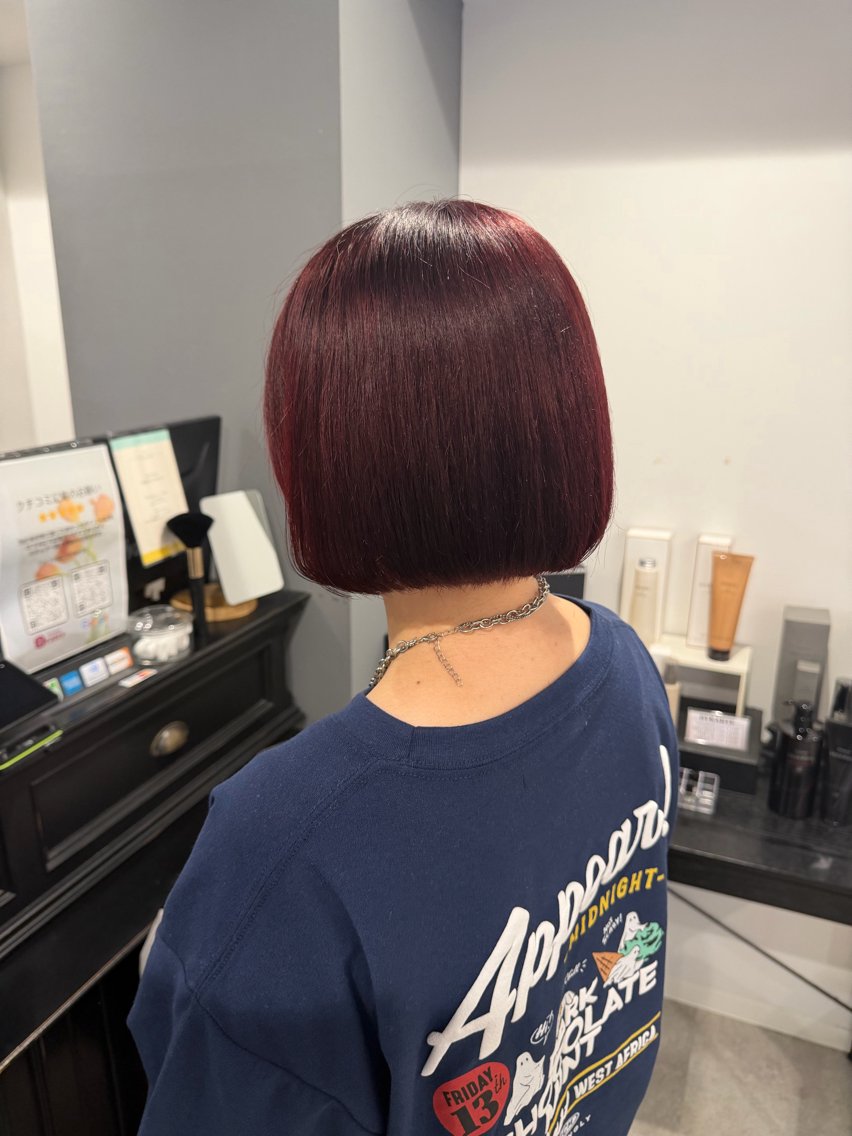 ショート カラー ブリーチ レッドカラー ヘアカラー トリートメント ハイトーンカラー/ ボブ/KOBAのヘアスタイル