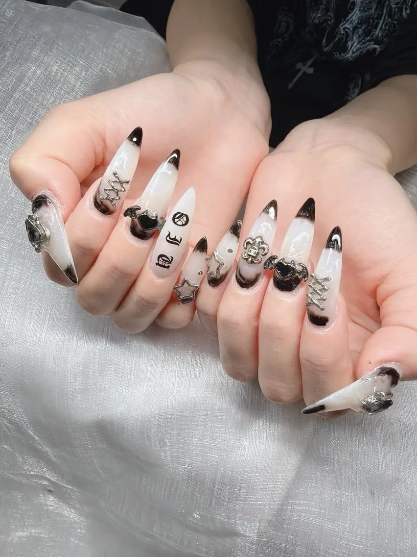 ネイル ハンドネイル Lee Nailsのネイルデザイン
