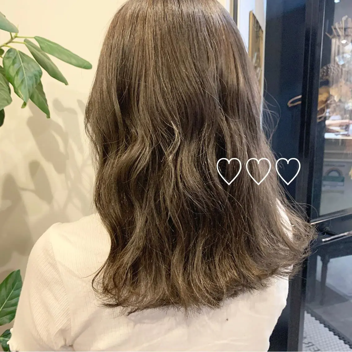 セミロング カラー うえの ももねのヘアスタイル