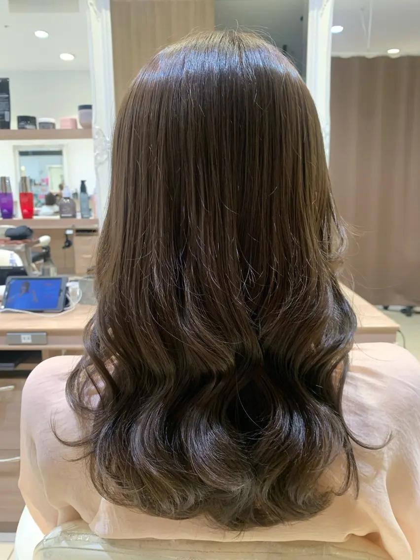 セミロング カラー ヘアカラー 美髪艶カラー💎✨ モエのヘアスタイル
