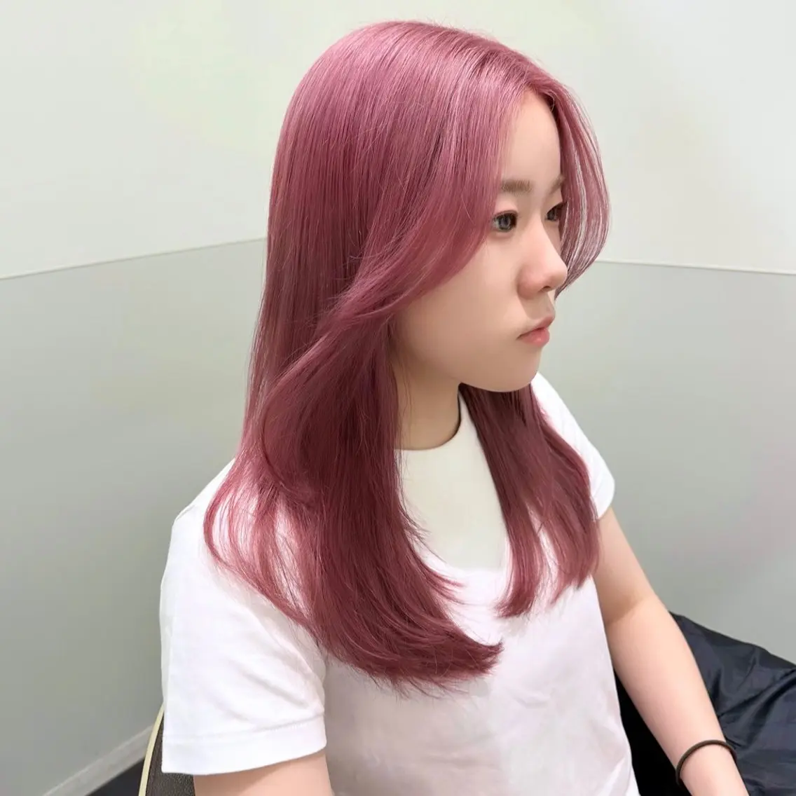ミディアム 💫艶ハイトーン×髪 質改善💫リュウトのヘアスタイル