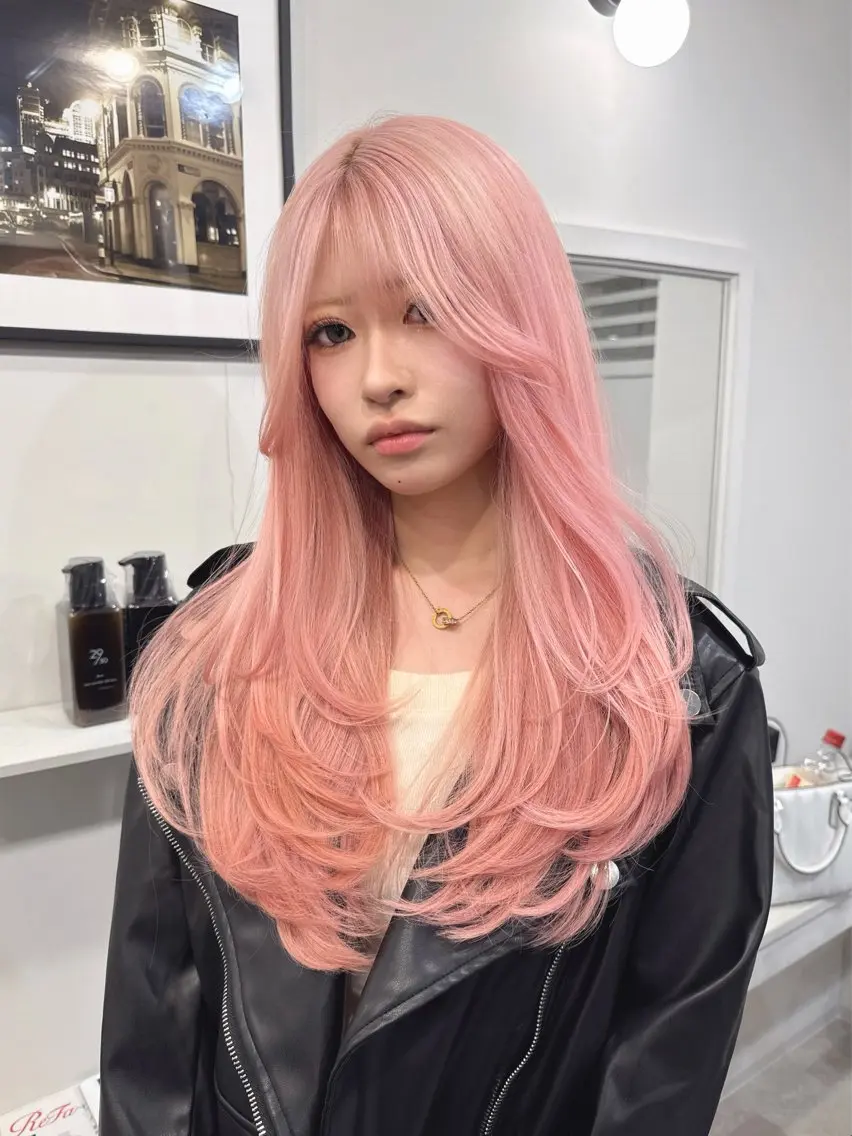 ロング カラー ヘアカラー 𝐑𝐀𝐈𝐇𝐀 /カラーモデル🤍のヘアスタイル