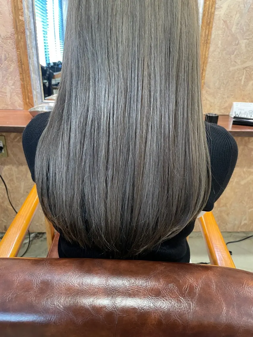 ロング カラー ブリーチ カット ヘアカラー トリートメント さの あやねのヘアスタイル