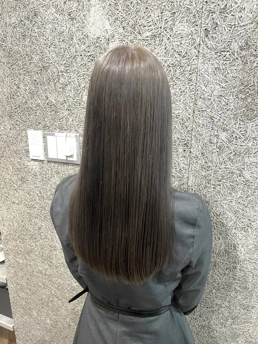 ロング カラー ブリーチ 透明感カラー グレージュ カット ヘアカラー ⭐️ airi⭐️のヘアスタイル