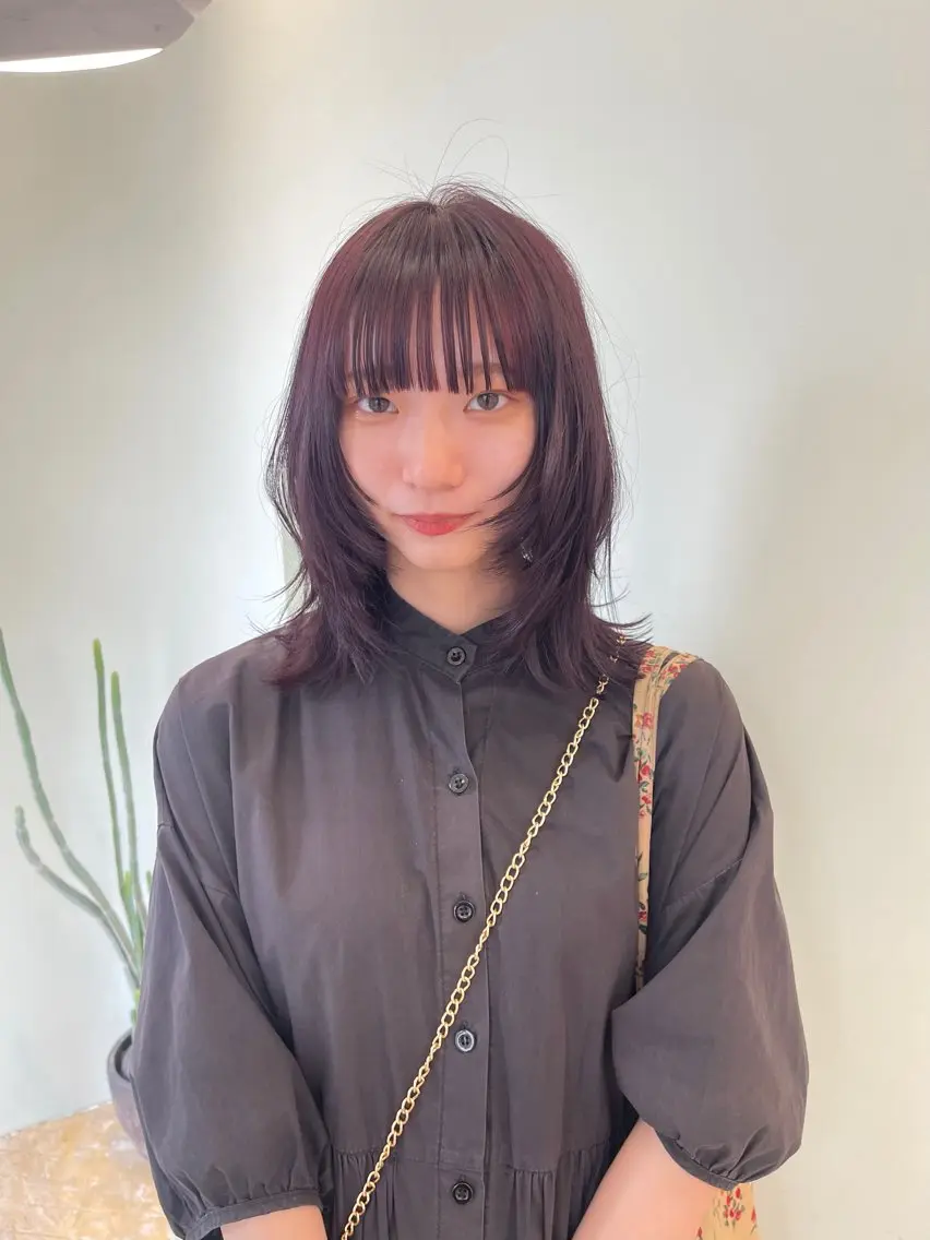 ミディアム riko/yew /顔まわりカットのヘアスタイル