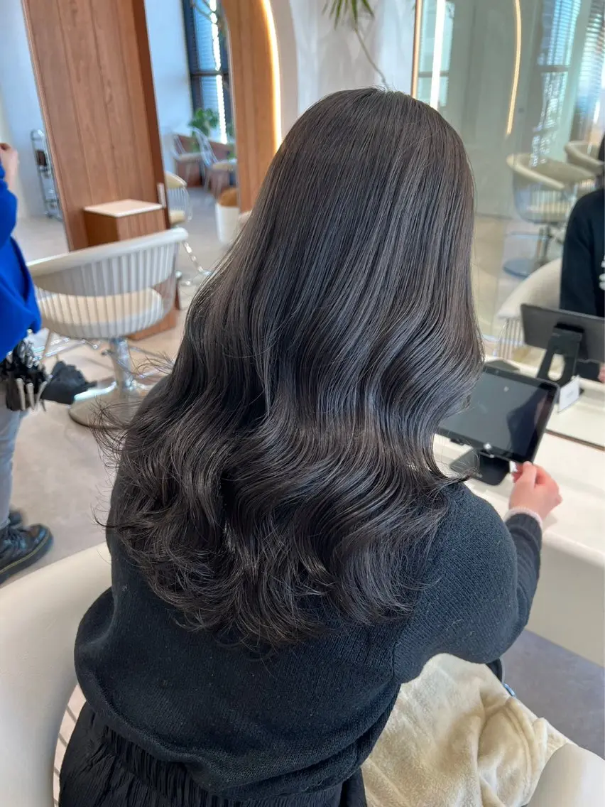 ロング カラー ダークグレー ダークグレージュ グレージュ レイヤーカット カット ヘアカラー トリートメント レイヤー/ハッシュ 渋谷/サッタのヘアスタイル