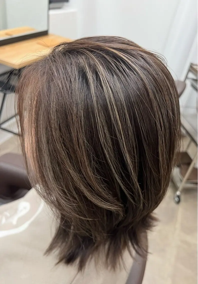 ミディアム ハイライト nui 三宮のヘアスタイル