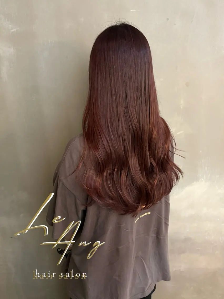 ロング カラー ブラウンカラー レッドカラー レッドブラウン カット ヘアカラー トリートメント 佐伯 桃のヘアスタイル