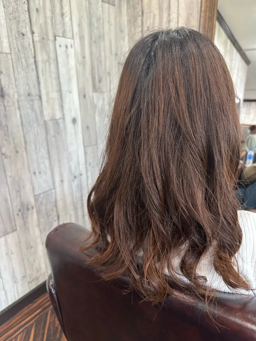 セミロング パーマ 庭山 理沙のヘアスタイル