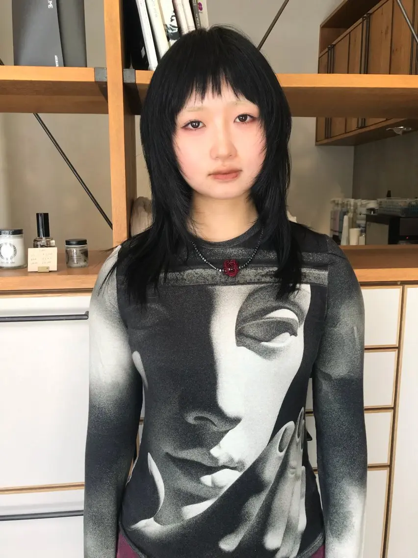 セミロング カット ヘアカラー レイヤーカット NERO加藤木麻彩のヘアスタイル