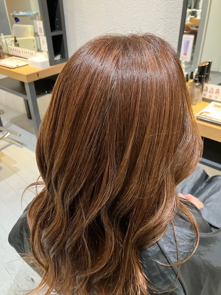 カラー 艶ストレート 口石 ひかるのヘアスタイル