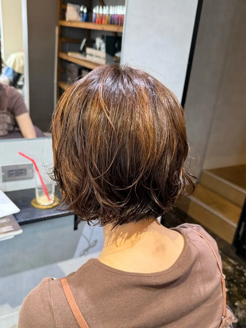 ショート カラー パーマ ベージュカラー ブリーチ ブリーチなしカラー ボブ カット ヘアカラー トリートメント 透明感カラー/パーマ 🌀アオノのヘアスタイル