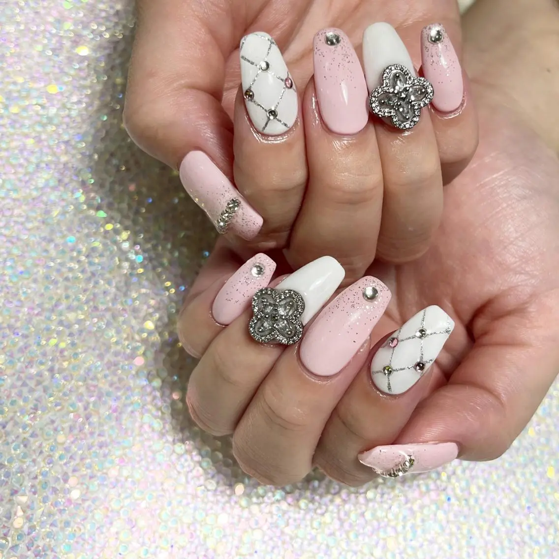 ネイル アートネイル フットネイル ジェルネイル キラキラネイル 韓国ネイル Y nail なんば堀江店のネイルデザイン