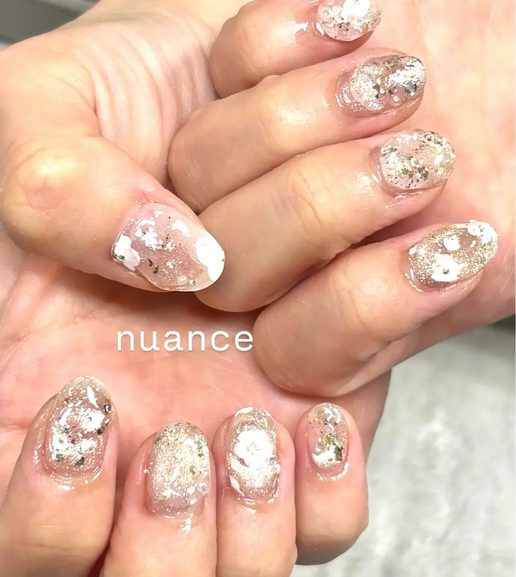 ネイル キラキラネイル 持ち込み ニュアンスネイル ショートネイル 夏ネイル Natsumi 【protea】のネイルデザイン