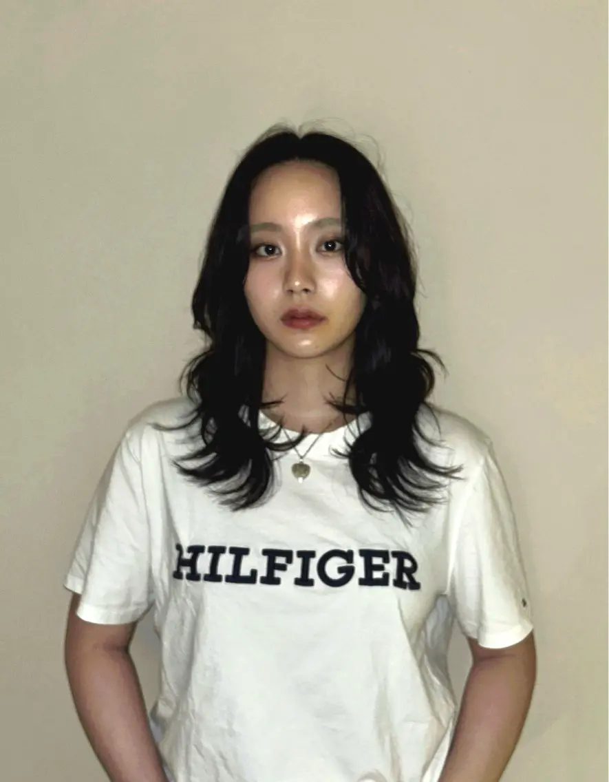 セミロング レイヤーカット 西田 百音のヘアスタイル