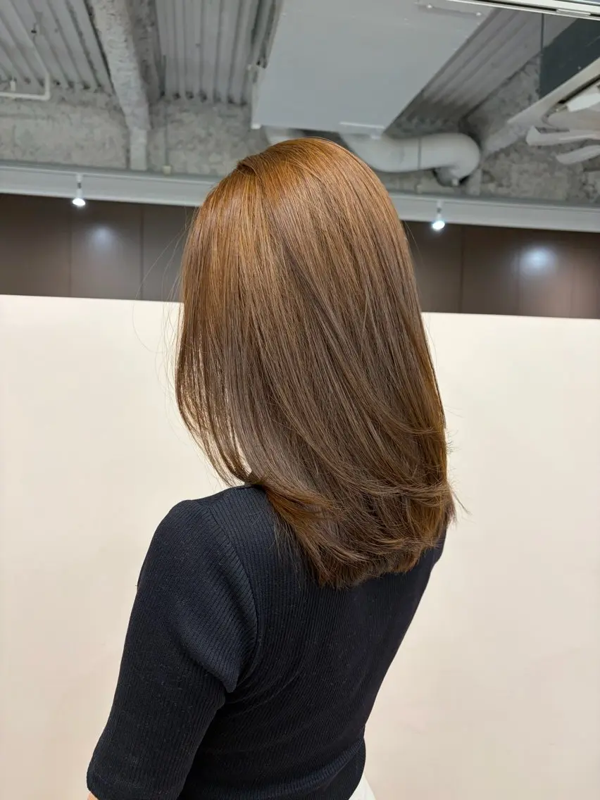 セミロング ヘアカラー 鍛治 美月稀のヘアスタイル