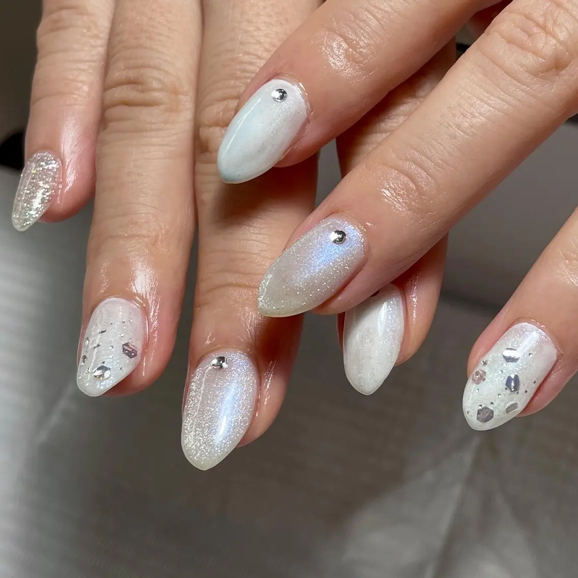 ネイル ブルー 水色 ニュアンスネイル ハンドネイル LUNI 久屋大通 ˚✧₊⁎/ yuriのネイルデザイン
