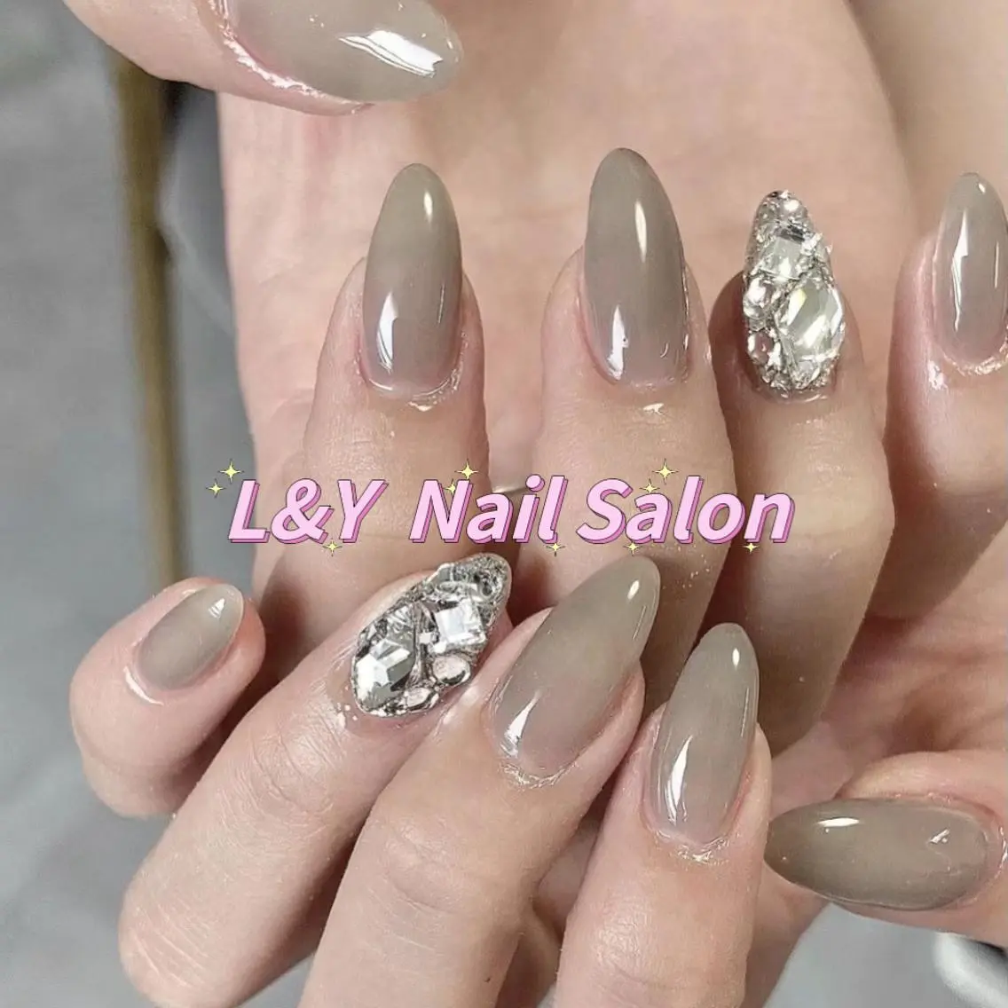 【HAND】ワンカラー➕パーツ2個/埋め尽くし 新規ソフトオフ無料! 厚み出し🉑️ケア込み🉐 パラジェルを変更OKの写真