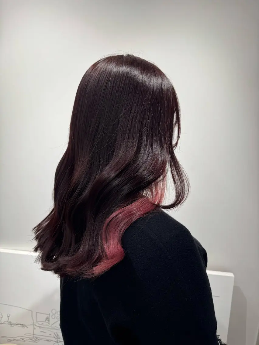 🌈厳しい職場でもおしゃれはしたい。耳かけた時だけ見える''イヤリングカラー''🌈部分ブリーチ➕全体カラーの写真