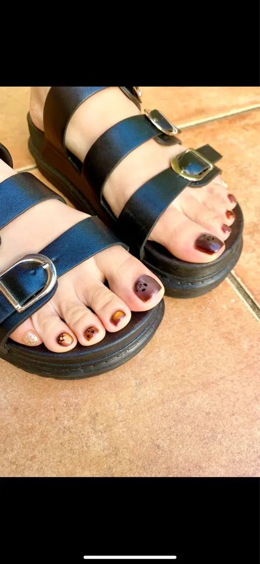 カラー フットネイル Nouvelle Nailのネイルデザイン