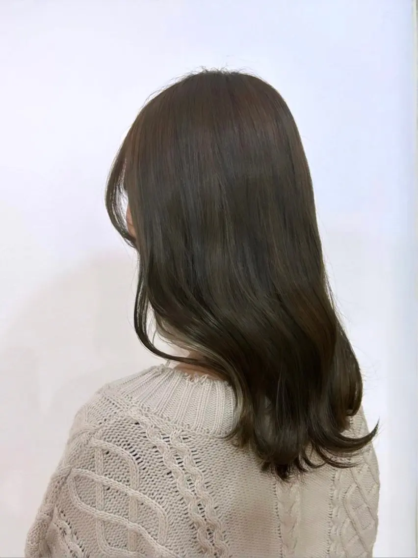 カラー ベージュカラー オリーブベージュ カット ヘアカラー トリートメント たきぐち さくらのヘアスタイル