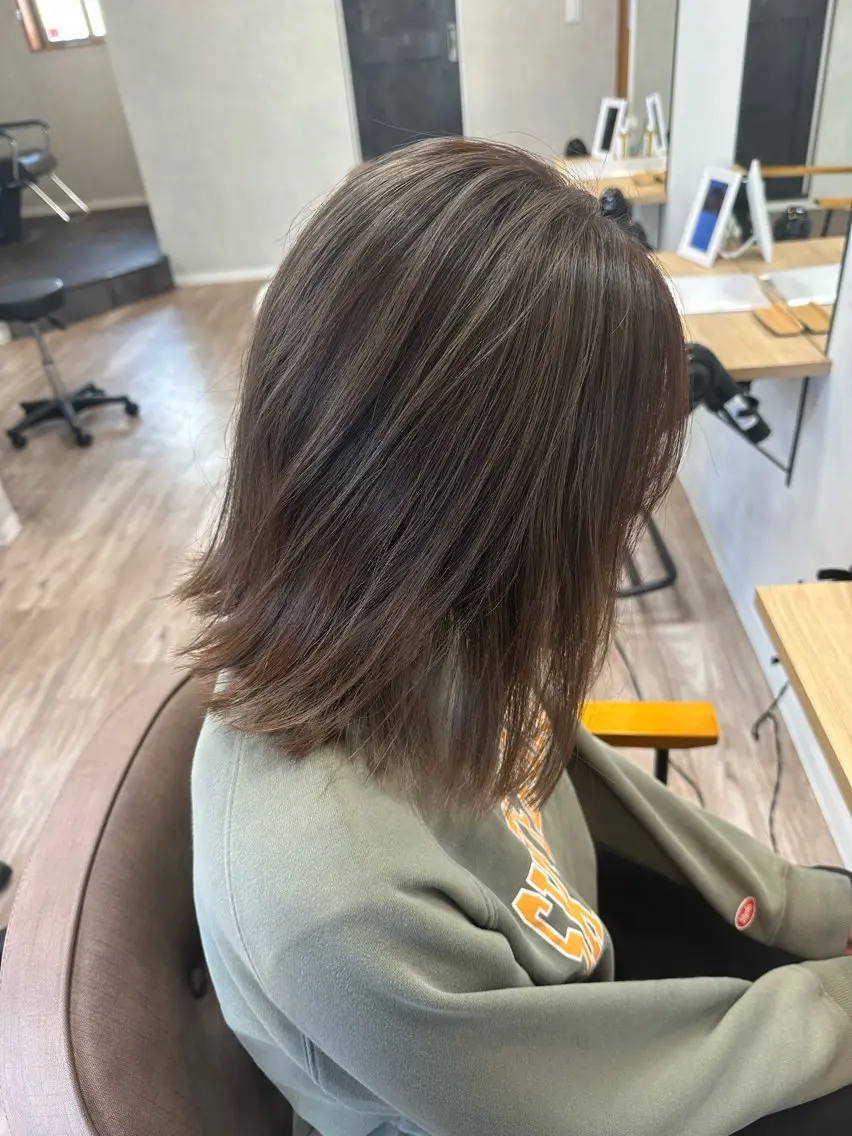 セミロング ハイライト カット ヘアカラー トリートメント TELA HAIR 副代表RIKUのヘアスタイル