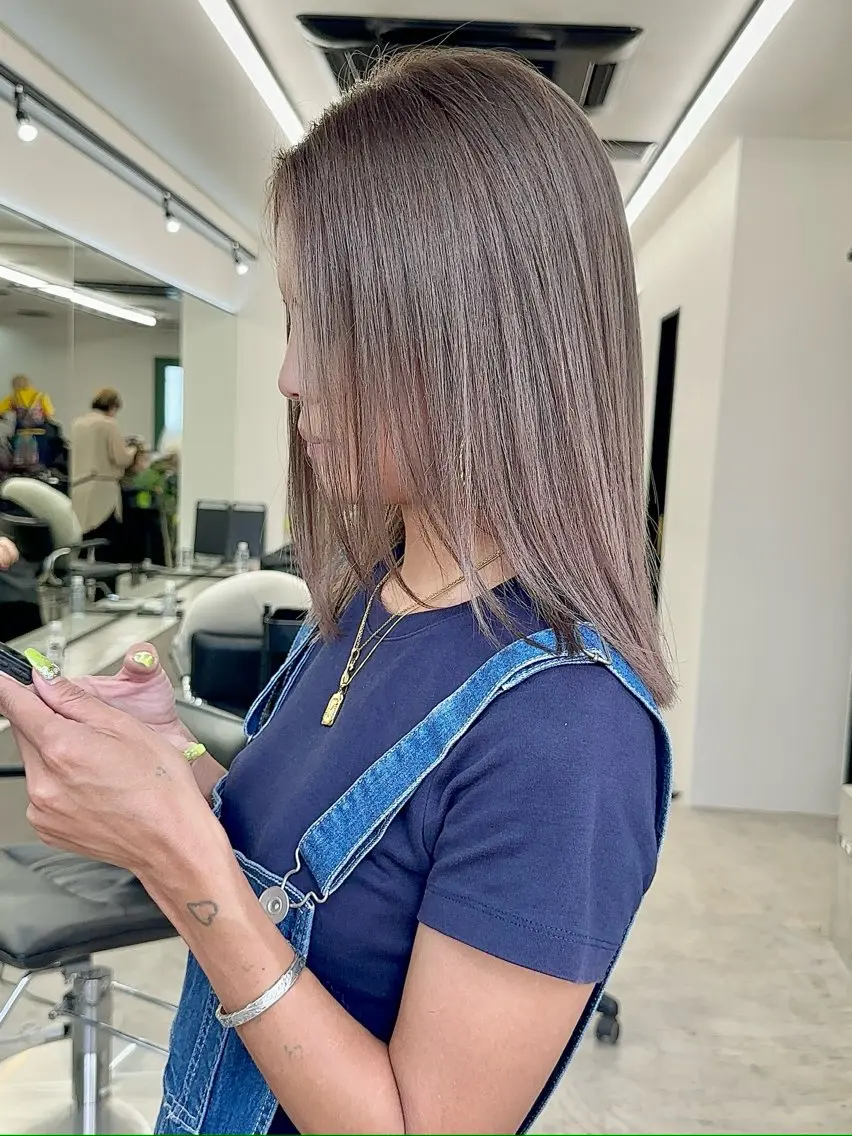 セミロング 髪質改善 縮毛矯正 トリートメント 酸熱トリートメント ヘアカラー カラーモデル募集 🤍momoha🤍のヘアスタイル