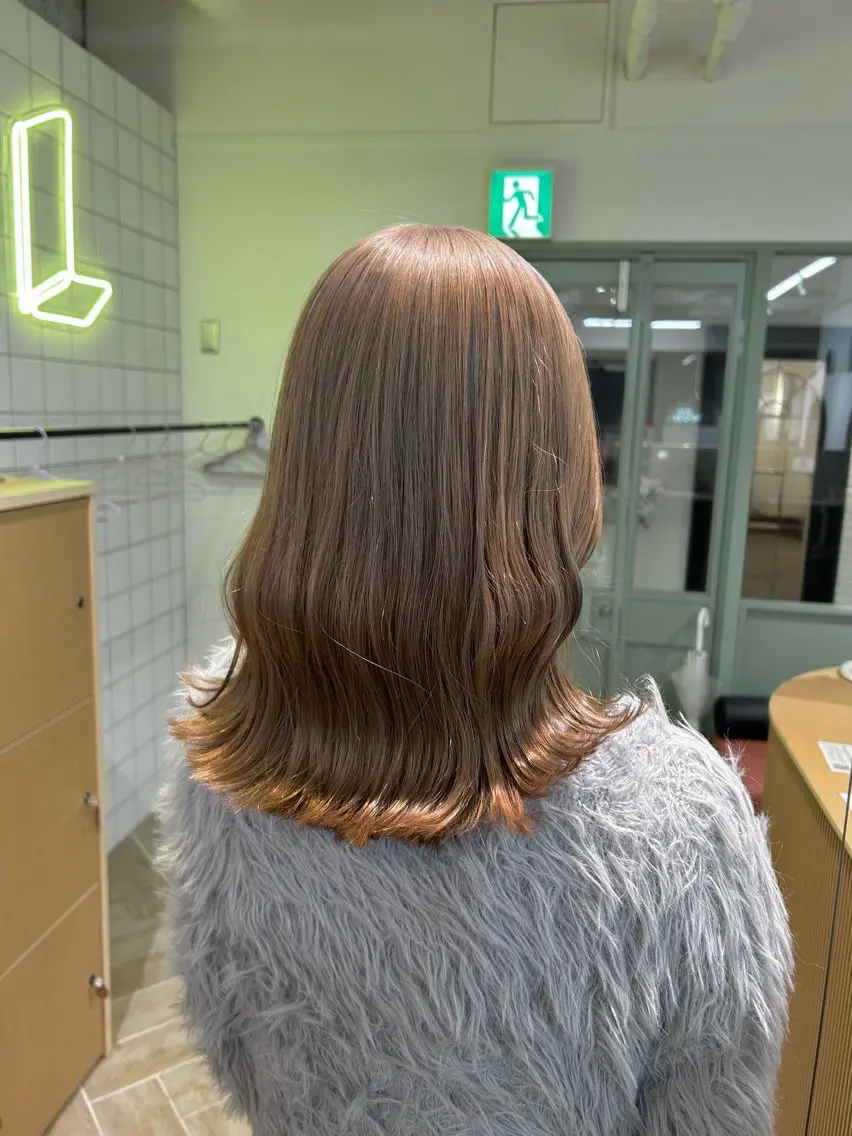 ミディアム カラー カット ヘアカラー トリートメント ベージュ/ダブルカラ ー/新潟駅/青柳萌果のヘアスタイル